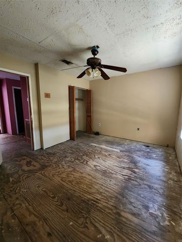 2219 County Road 227, East Bernard, TX 77435