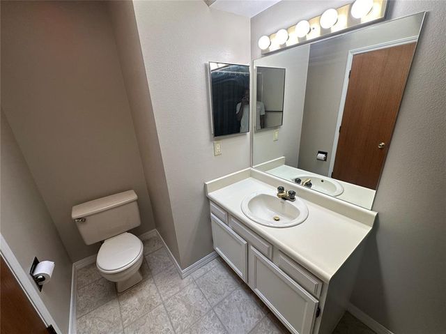 488 W Rockrimmon Boulevard B, Colorado Springs, CO 80919