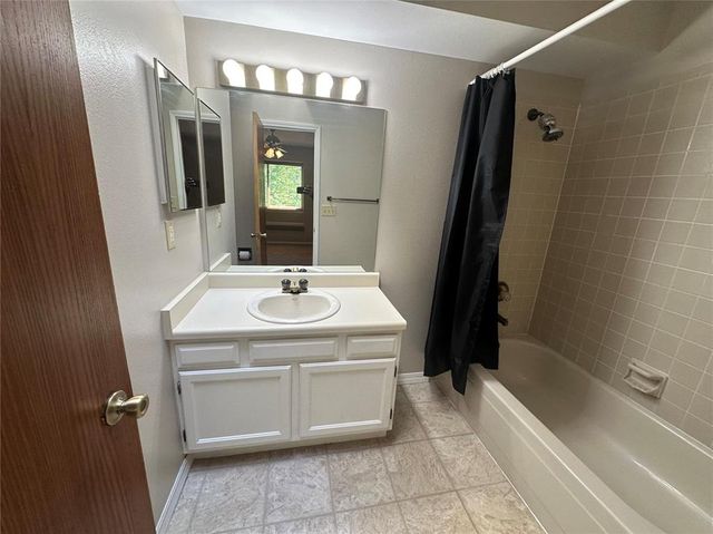 488 W Rockrimmon Boulevard B, Colorado Springs, CO 80919