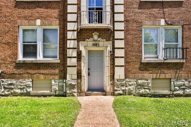4981 Rosalie Street, St Louis, MO 63115