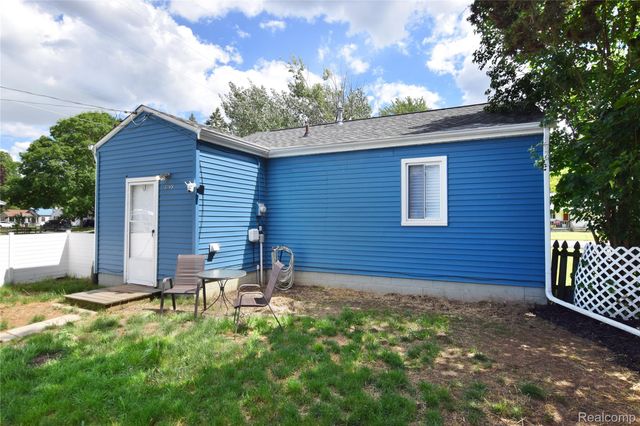 3749 Ivanhoe Avenue, Flint, MI 48506
