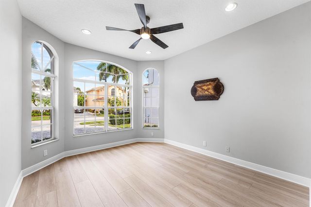 8168 Valhalla Drive, Delray Beach, FL 33446