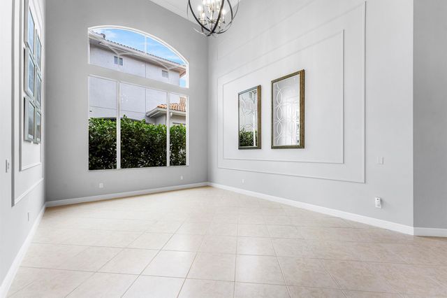 8168 Valhalla Drive, Delray Beach, FL 33446