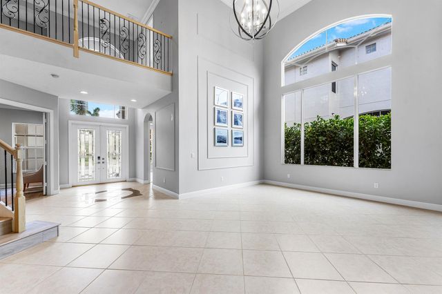 8168 Valhalla Drive, Delray Beach, FL 33446