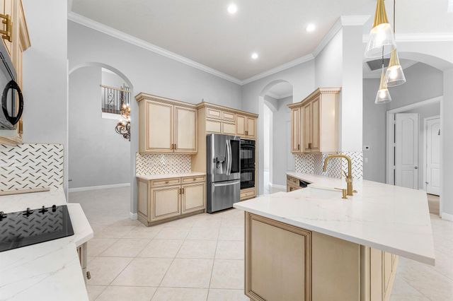 8168 Valhalla Drive, Delray Beach, FL 33446