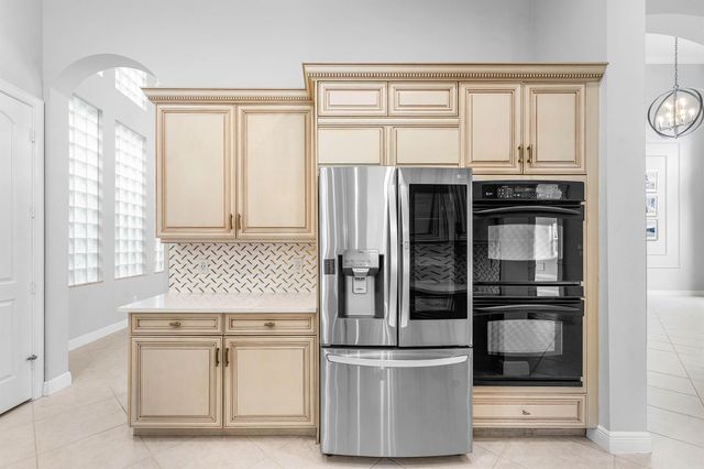 8168 Valhalla Drive, Delray Beach, FL 33446