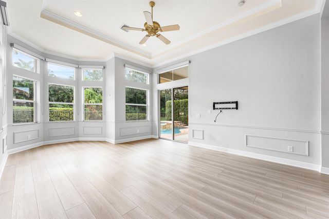 8168 Valhalla Drive, Delray Beach, FL 33446