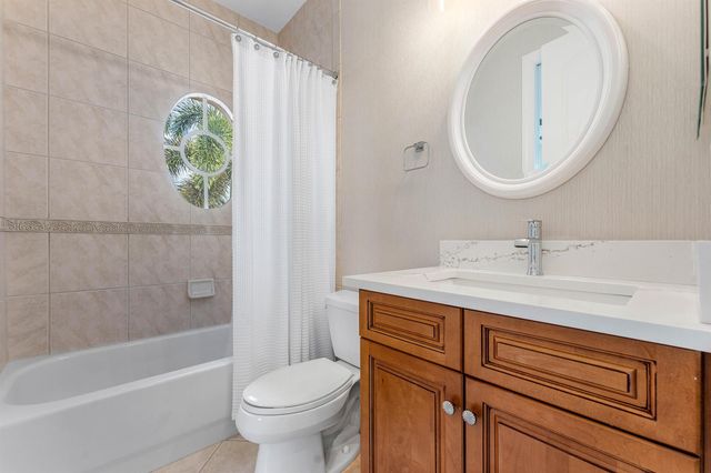 8168 Valhalla Drive, Delray Beach, FL 33446