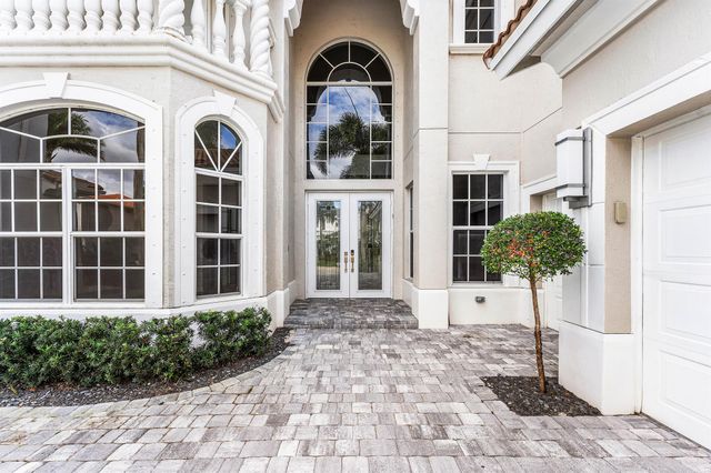 8168 Valhalla Drive, Delray Beach, FL 33446