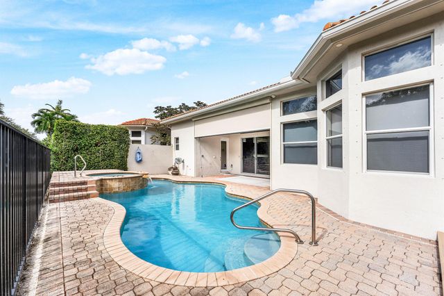 8168 Valhalla Drive, Delray Beach, FL 33446