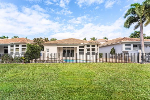 8168 Valhalla Drive, Delray Beach, FL 33446