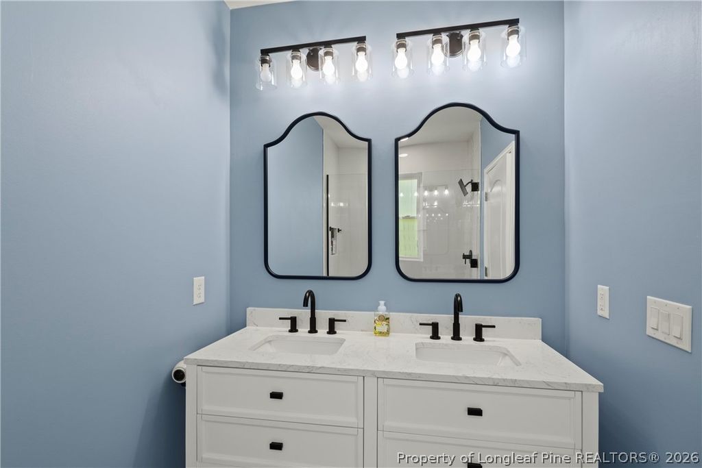 608 N East Street, Roseboro, NC 28382 — photo 34