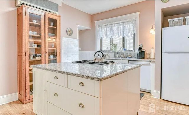 5 llewellyn Place, New Brunswick, NJ 08901