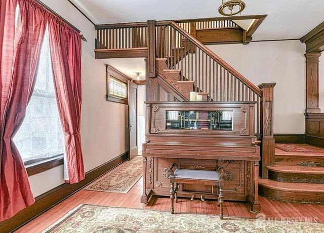 5 llewellyn Place, New Brunswick, NJ 08901