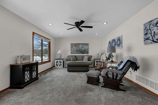 6194 193rd Avenue NW, Pennock, MN 56279