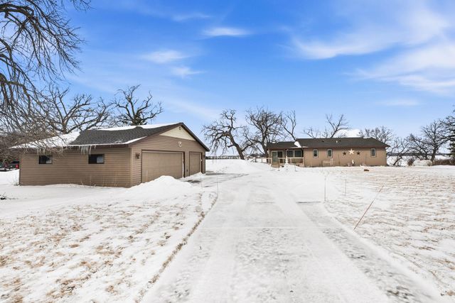 6194 193rd Avenue NW, Pennock, MN 56279