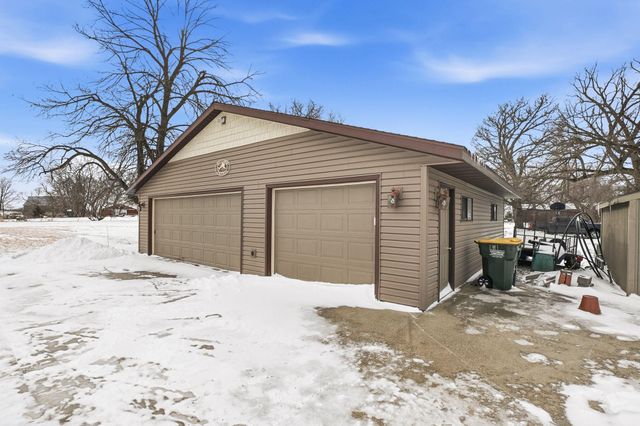 6194 193rd Avenue NW, Pennock, MN 56279