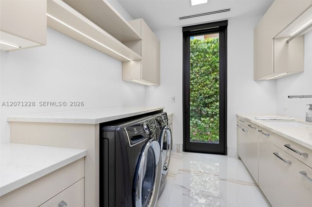 2519 Lucille Dr, Fort Lauderdale, FL 33316