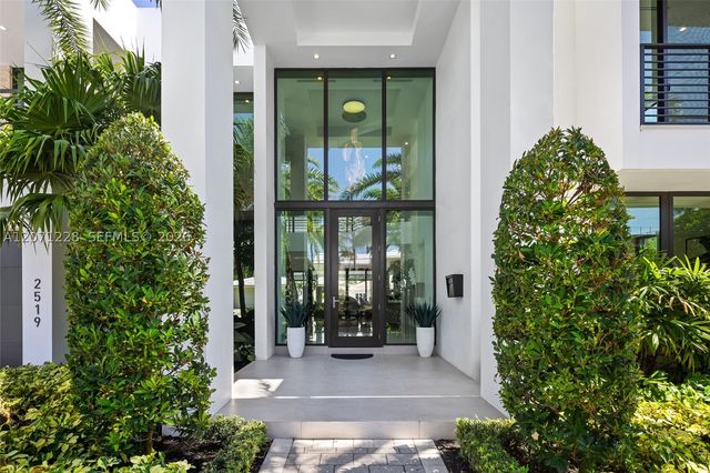 2519 Lucille Dr, Fort Lauderdale, FL 33316
