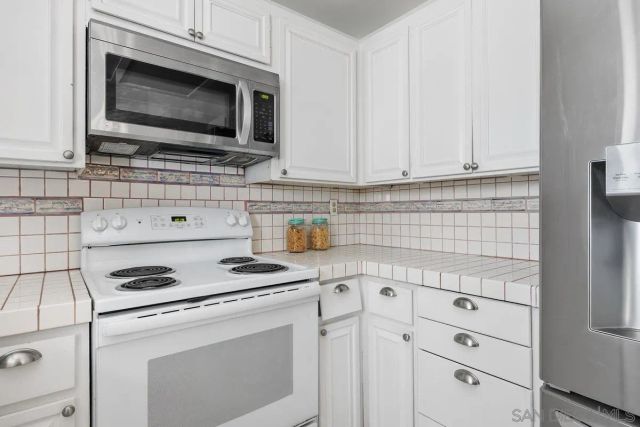 1940 Fairway Circle Dr, San Marcos, CA 92078