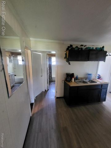 13934 Rockdale Street, Detroit, MI 48223