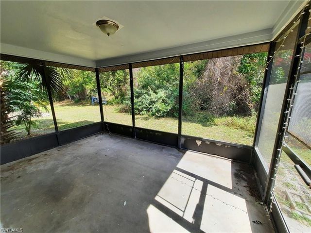 937 SE 24th AVE A, Cape Coral, FL 33990