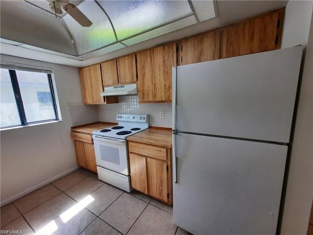 937 SE 24th AVE A, Cape Coral, FL 33990