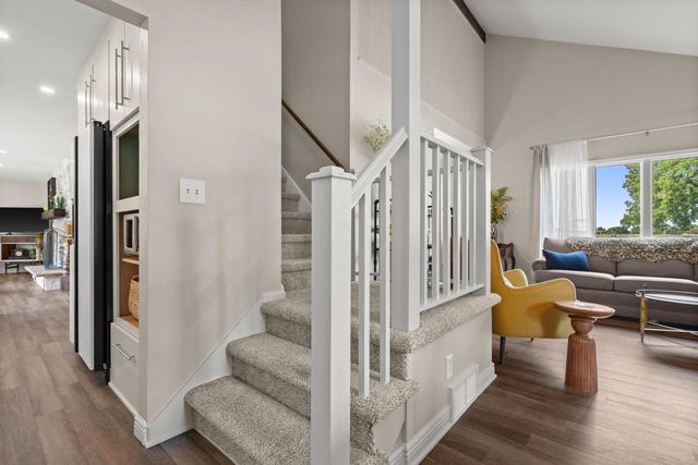 705 Sunset DRIVE, Hartford, WI 53027