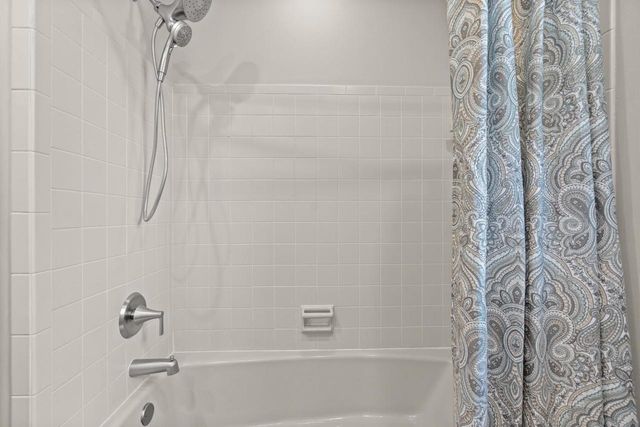 705 Sunset DRIVE, Hartford, WI 53027