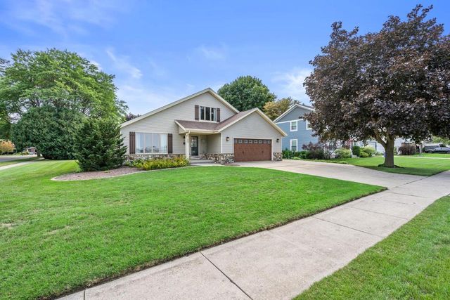 705 Sunset DRIVE, Hartford, WI 53027