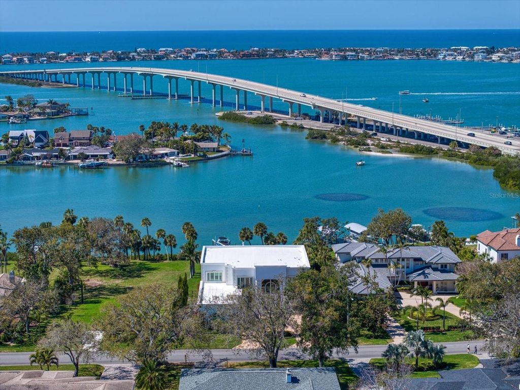 Image 50 of property listing at 110 HARBOR VIEW LANE, Belleair Bluffs, FL 33770