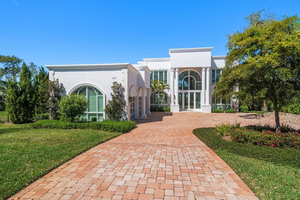 Image 9 of property listing at 110 HARBOR VIEW LANE, Belleair Bluffs, FL 33770