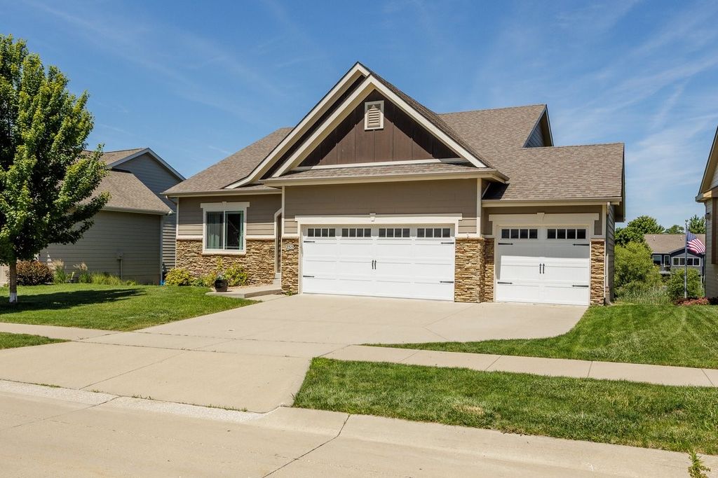255 Abigail Lane, Waukee, IA 50263