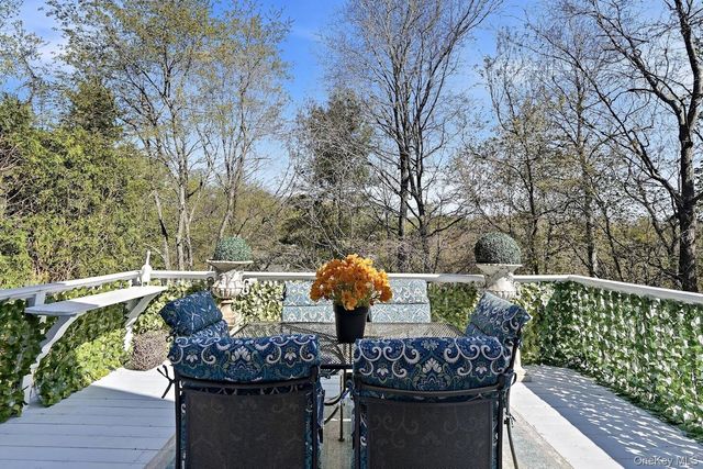 25 Hopkins Lane, Armonk, NY 10504