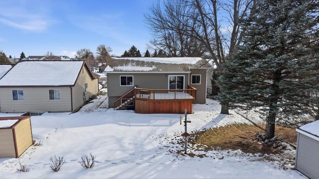 3737 10th Street N, Fargo, ND 58102