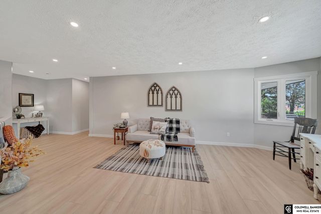 2505 S 70th Street, Lincoln, NE 68506
