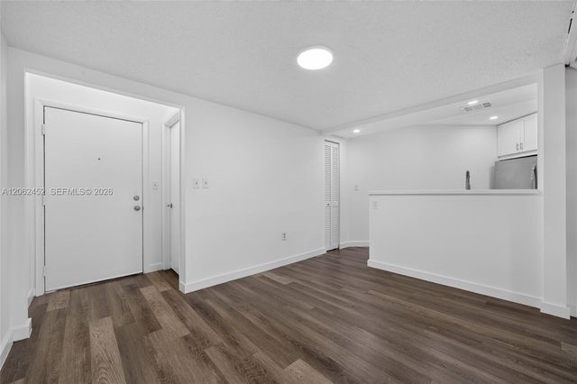 9429 Fontainebleau Blvd 201-33, Miami, FL 33172