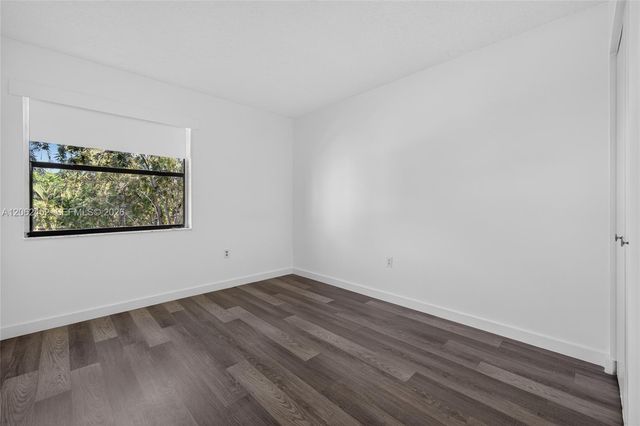 9429 Fontainebleau Blvd 201-33, Miami, FL 33172
