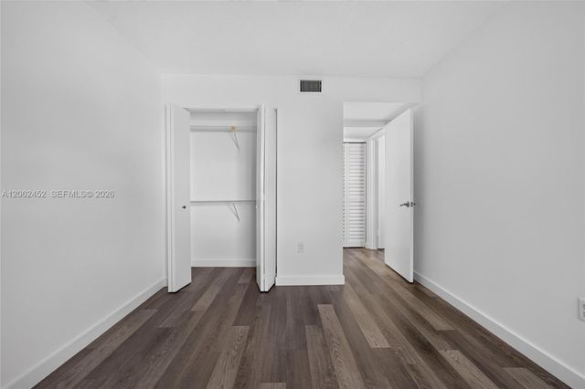 9429 Fontainebleau Blvd 201-33, Miami, FL 33172