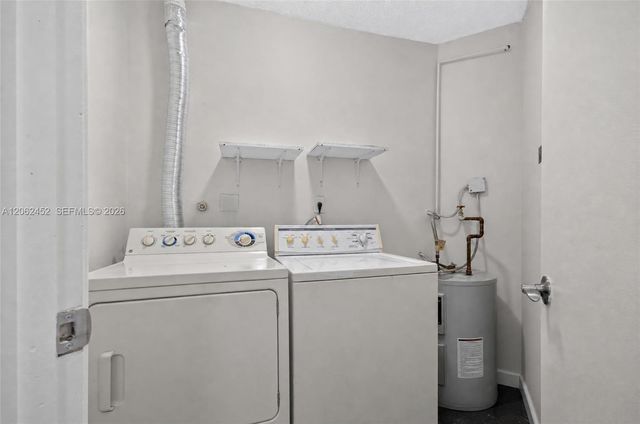 9429 Fontainebleau Blvd 201-33, Miami, FL 33172