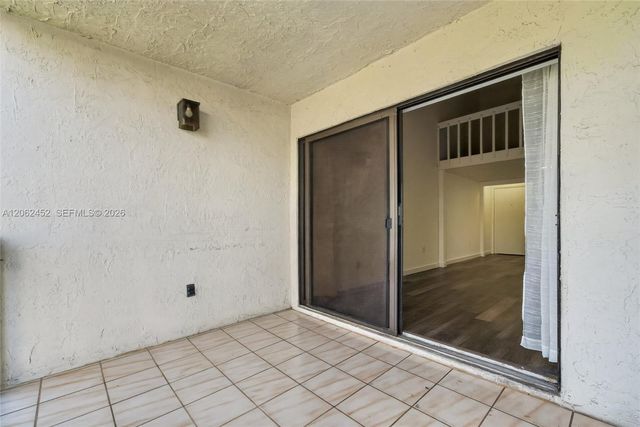 9429 Fontainebleau Blvd 201-33, Miami, FL 33172