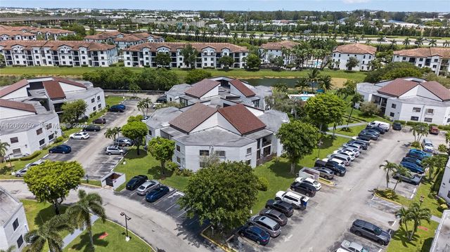 9429 Fontainebleau Blvd 201-33, Miami, FL 33172