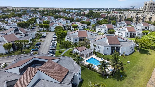 9429 Fontainebleau Blvd 201-33, Miami, FL 33172