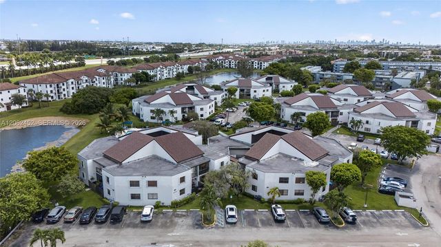 9429 Fontainebleau Blvd 201-33, Miami, FL 33172