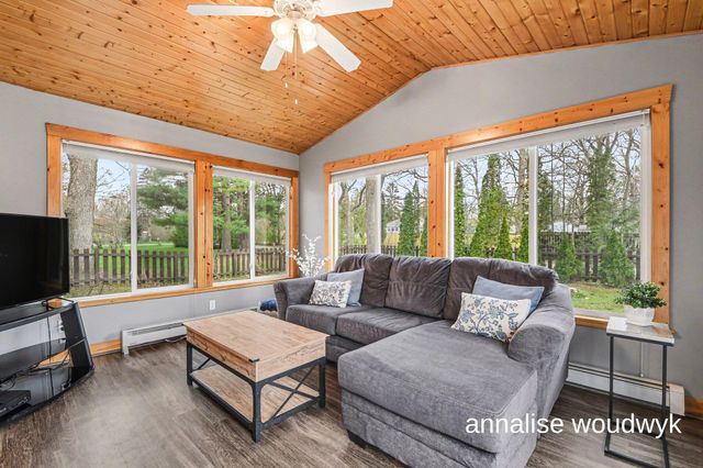 5728 Ethelwin Avenue Ne, Plainfield Twp, MI 49306