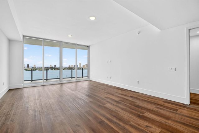 220 Lake Shore Drive 1506, Lake Park, FL 33403