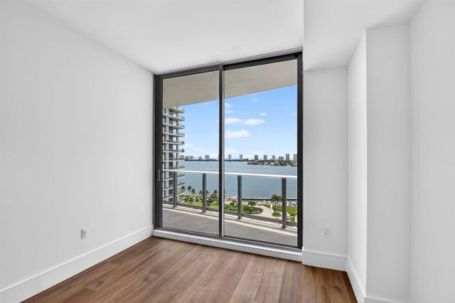220 Lake Shore Drive 1506, Lake Park, FL 33403