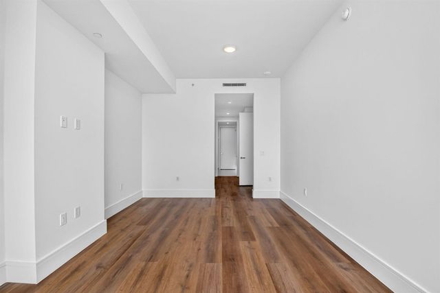220 Lake Shore Drive 1506, Lake Park, FL 33403
