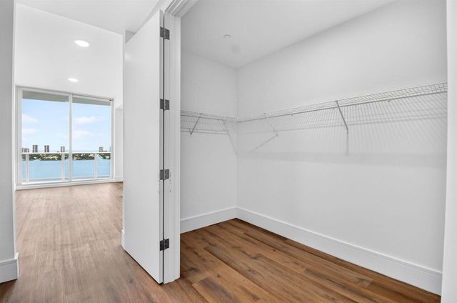 220 Lake Shore Drive 1506, Lake Park, FL 33403