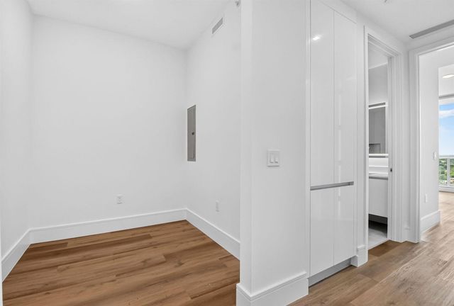 220 Lake Shore Drive 1506, Lake Park, FL 33403